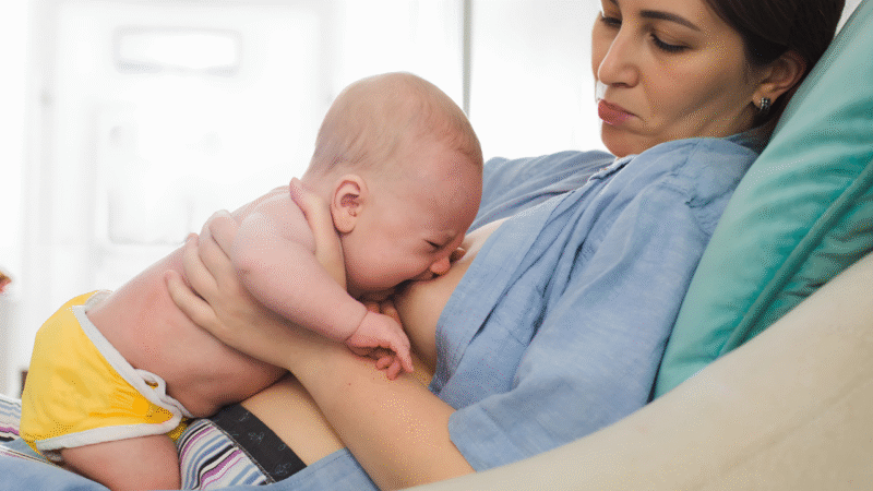 Meu Bebê Não Quer Mamar: Causas Comuns e O Que Fazer