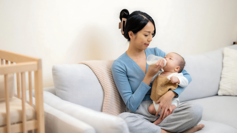 Como introduzir a mamadeira sem prejudicar o sono do bebê